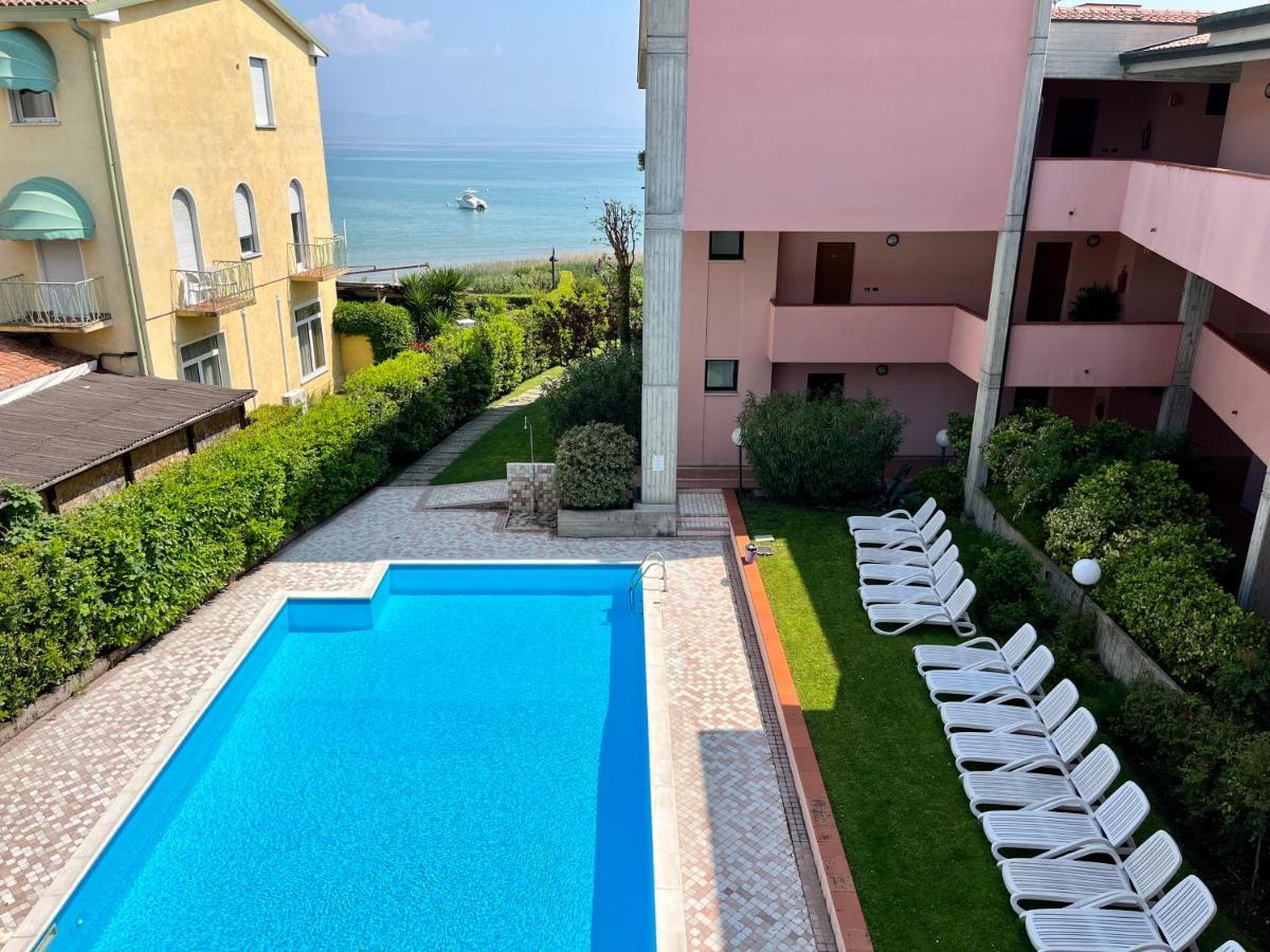 Residence Virgilio ซีร์มิโอเน ภายนอก รูปภาพ