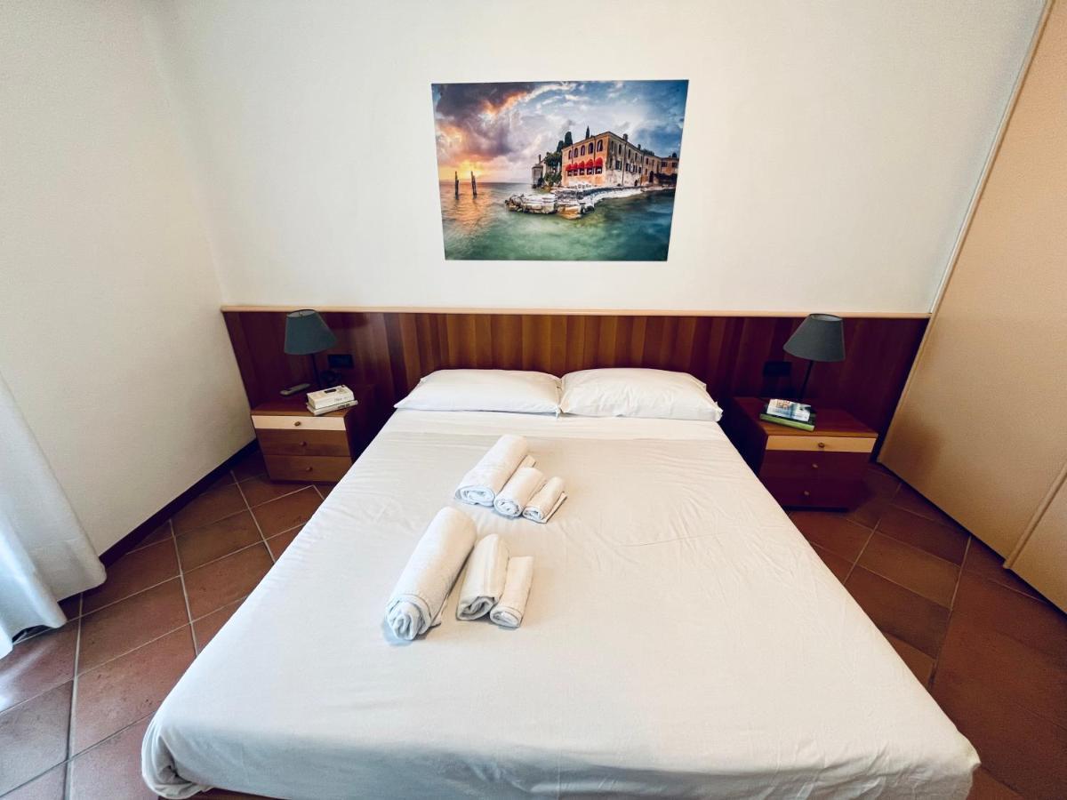 Residence Virgilio ซีร์มิโอเน ภายนอก รูปภาพ