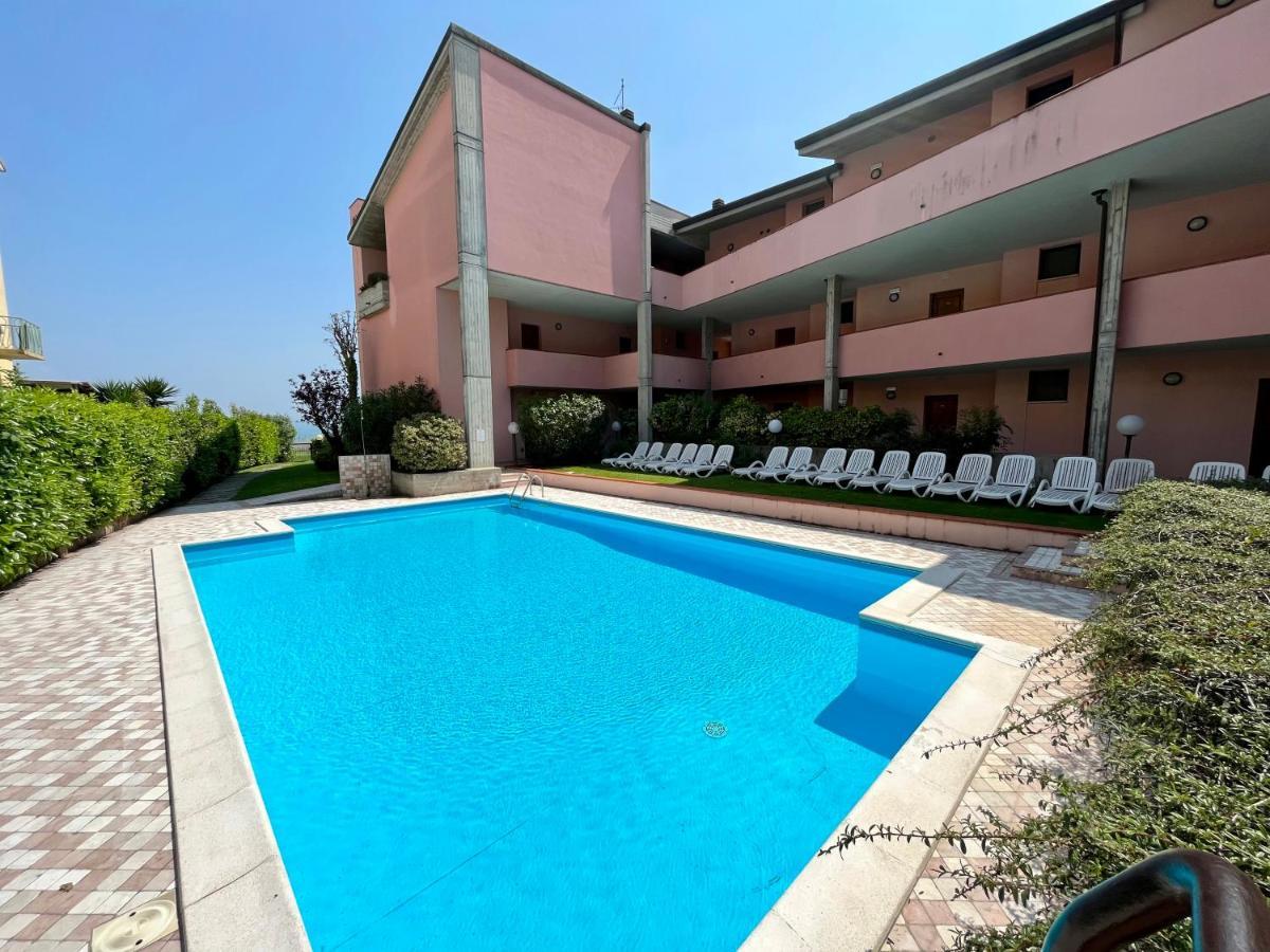 Residence Virgilio ซีร์มิโอเน ภายนอก รูปภาพ