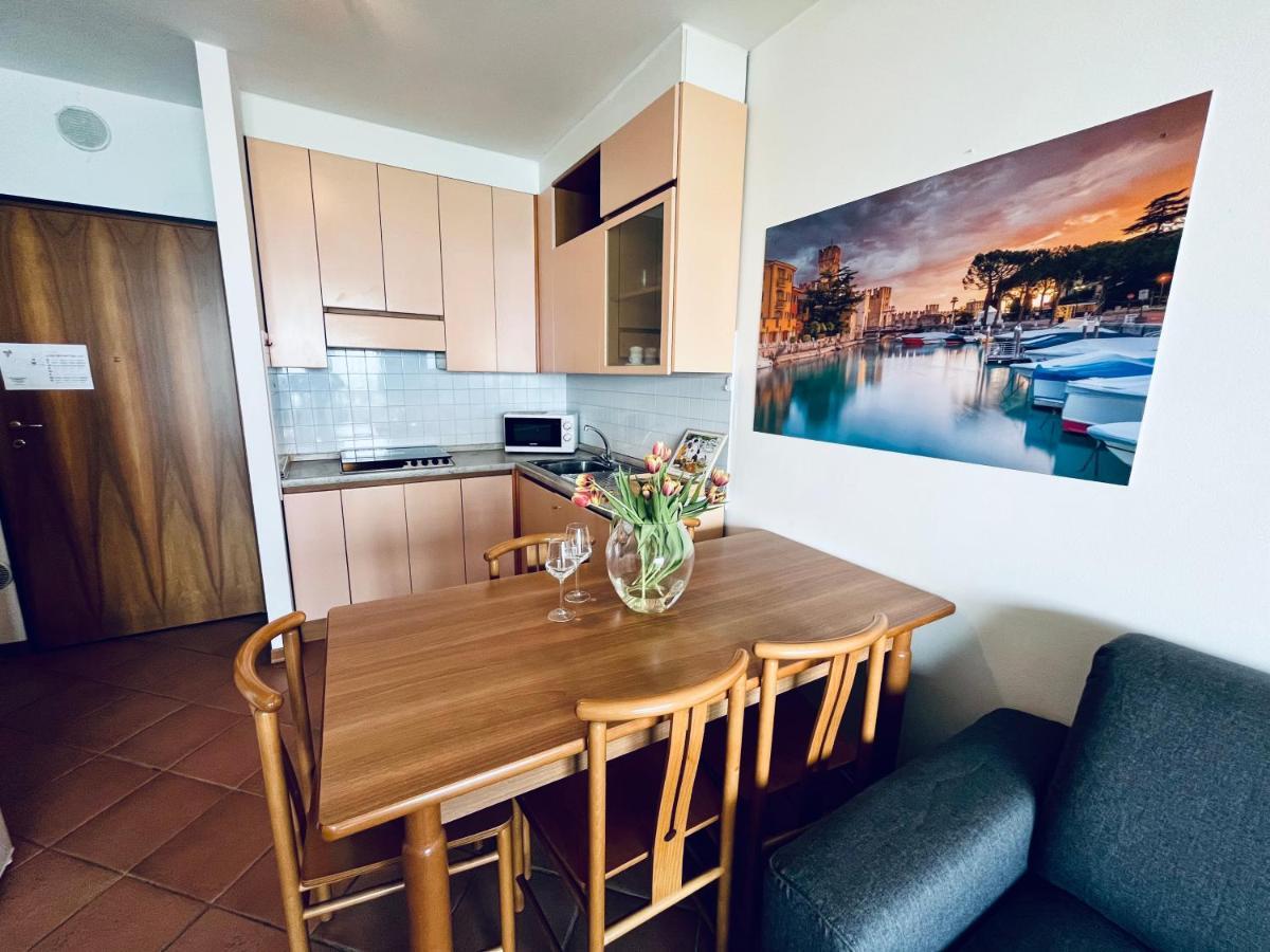 Residence Virgilio ซีร์มิโอเน ภายนอก รูปภาพ